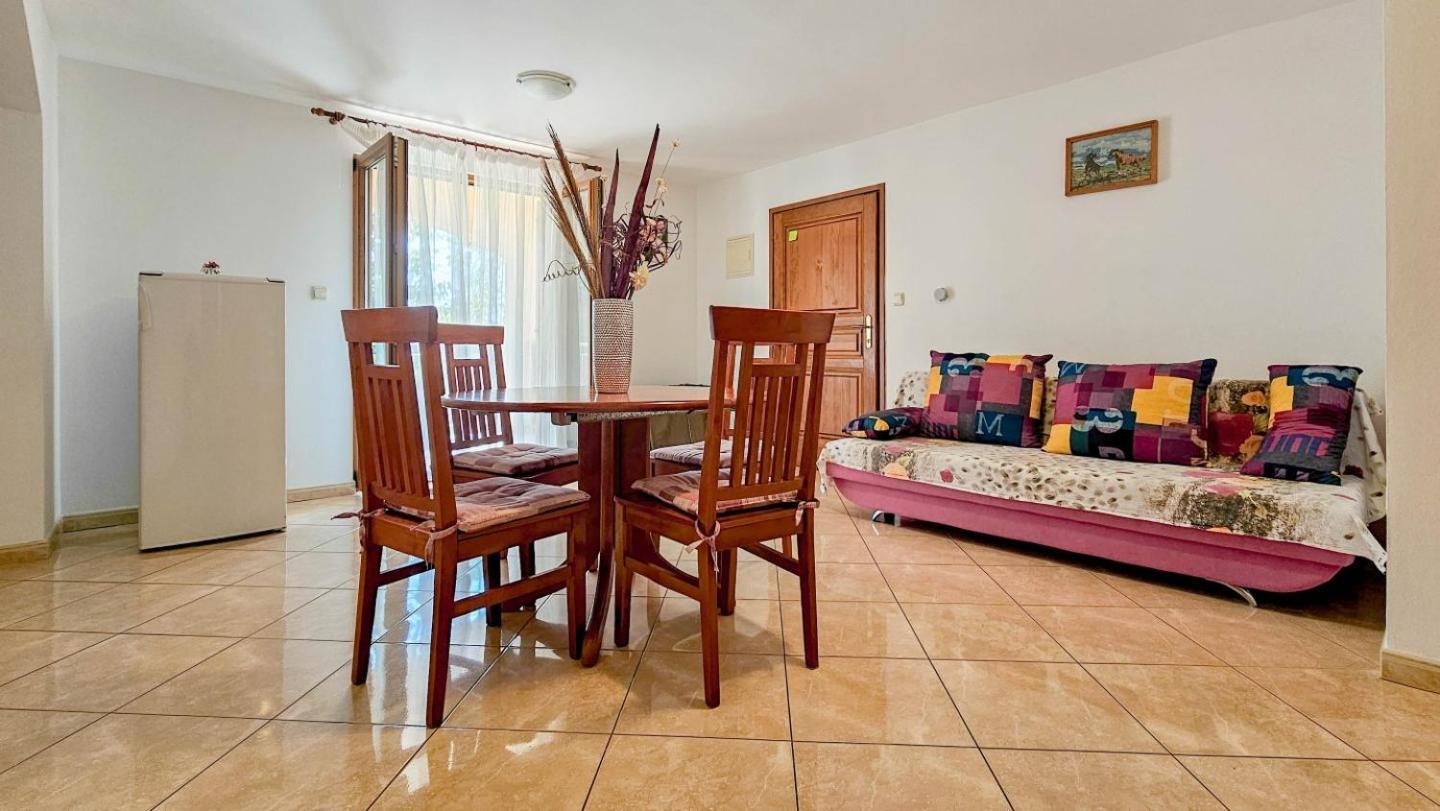 Viola Three Apartment Новиград Екстериор снимка