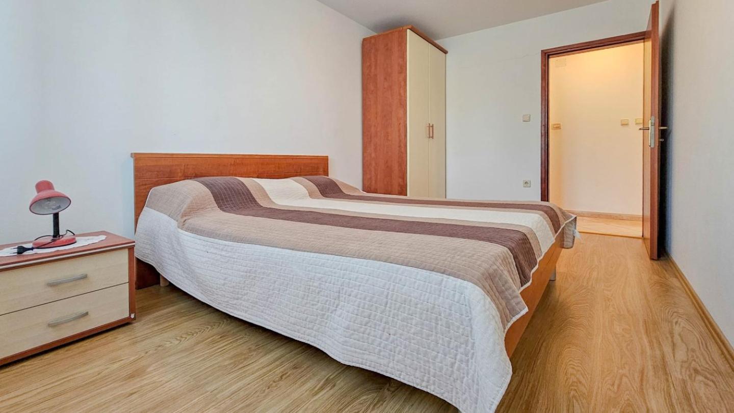 Viola Three Apartment Новиград Екстериор снимка